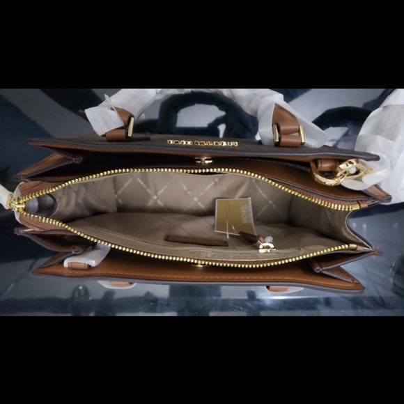 Michael Kors/ medium brown leather hand bag - Picture 5 of 7